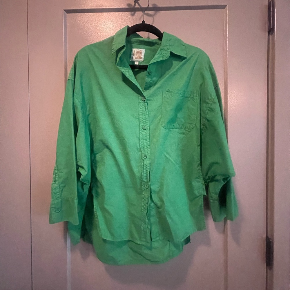 NWOT - A Shirt Thing - Sammy style in Kelly green color - size medium